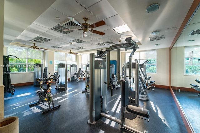 19501 W Country Club Dr TS-05, Aventura, FL 33180