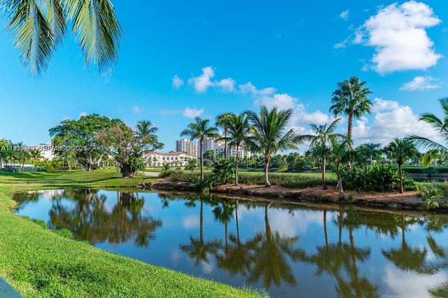 19501 W Country Club Dr TS-05, Aventura, FL 33180