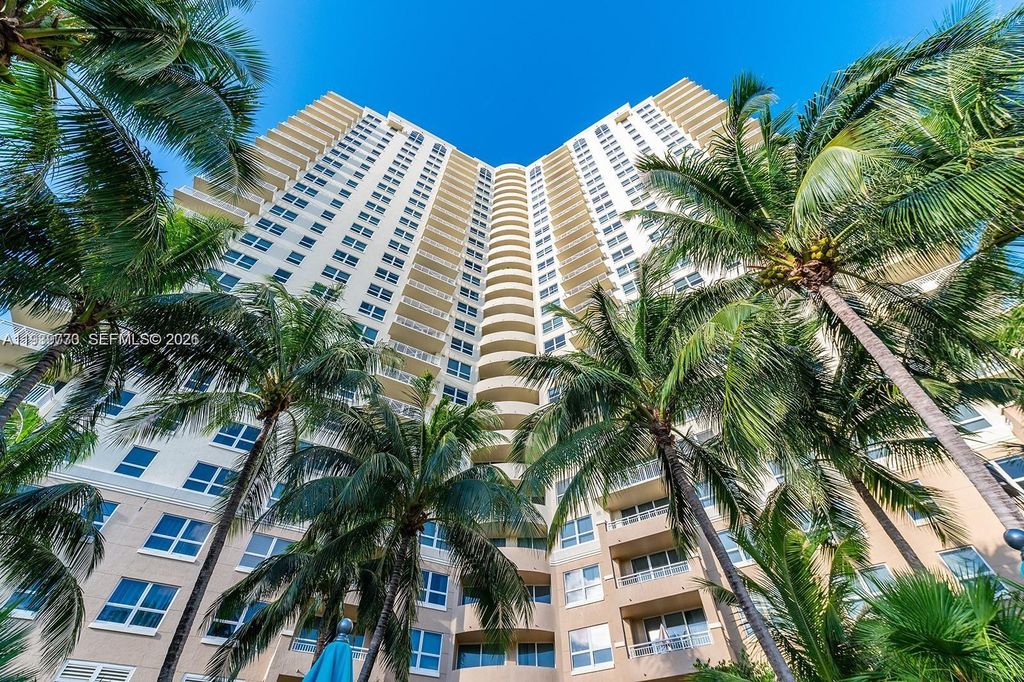 19501 W Country Club Dr TS-05, Aventura, FL 33180