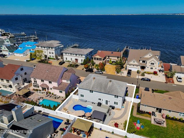 3324 Long Point Drive, Toms River, NJ 08753