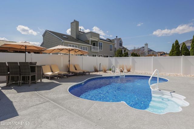 3324 Long Point Drive, Toms River, NJ 08753