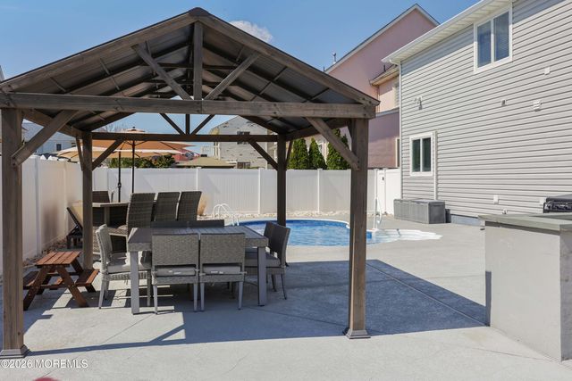 3324 Long Point Drive, Toms River, NJ 08753