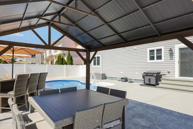 3324 Long Point Drive, Toms River, NJ 08753