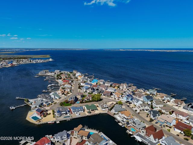 3324 Long Point Drive, Toms River, NJ 08753