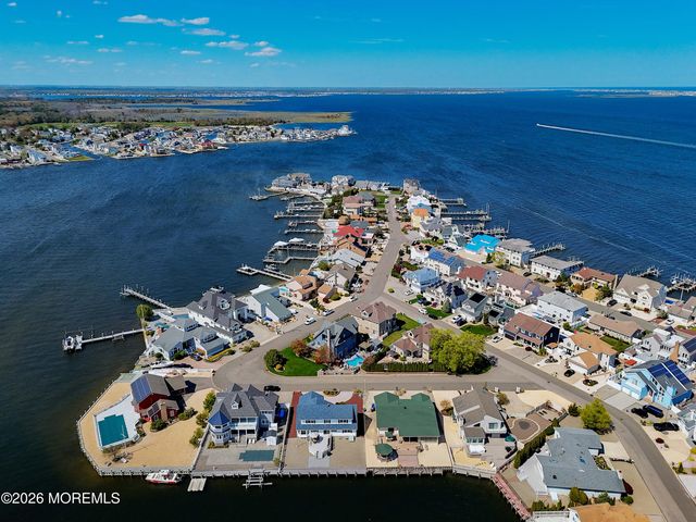 3324 Long Point Drive, Toms River, NJ 08753