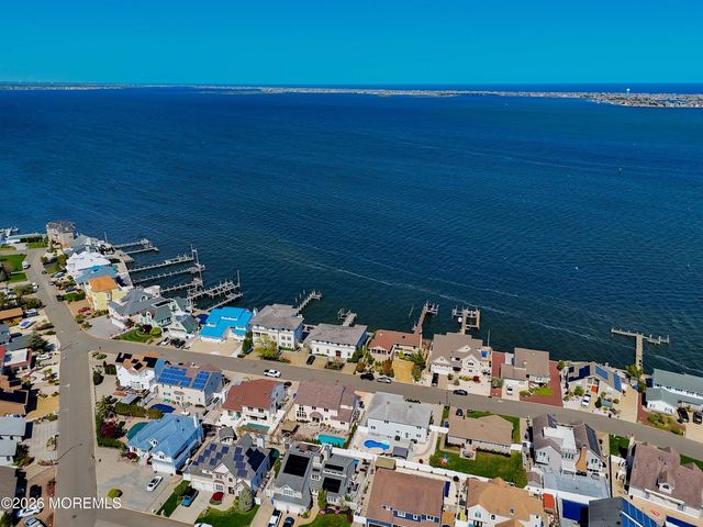 3324 Long Point Drive, Toms River, NJ 08753