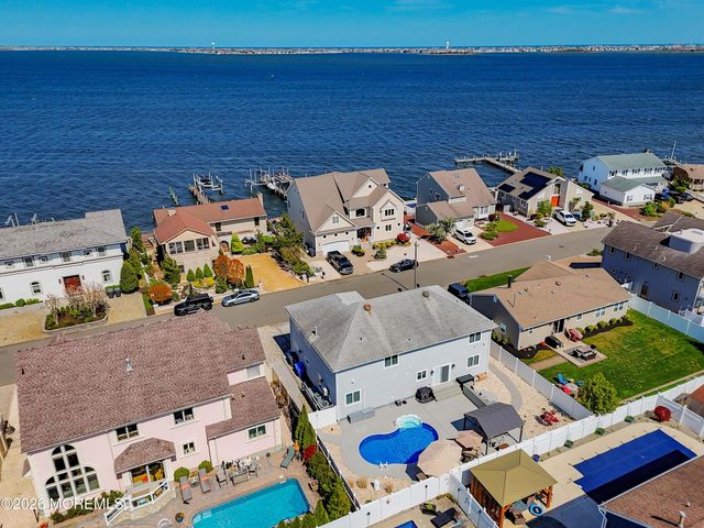 3324 Long Point Drive, Toms River, NJ 08753