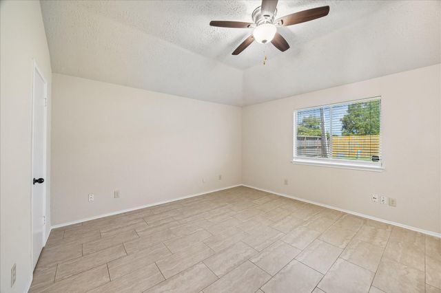 1113 Canyon Springs Drive, La Porte, TX 77571