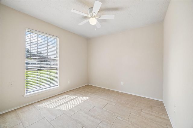 1113 Canyon Springs Drive, La Porte, TX 77571