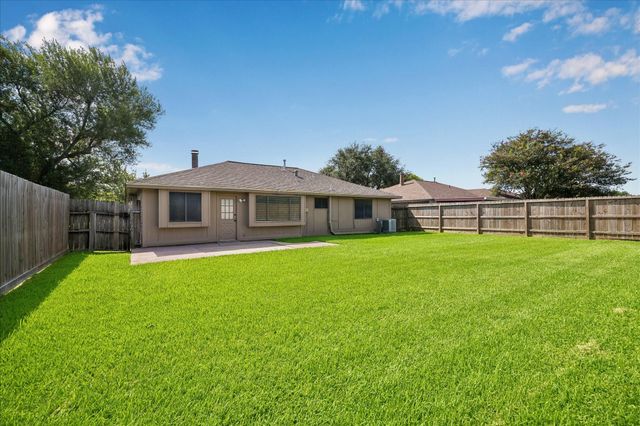 1113 Canyon Springs Drive, La Porte, TX 77571