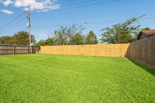1113 Canyon Springs Drive, La Porte, TX 77571