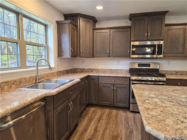 21 Wedgeworth Drive, West Monroe, NY 13167