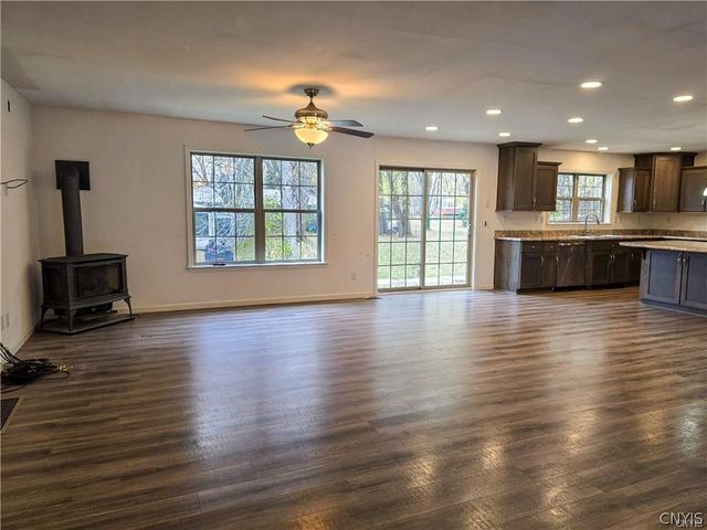 21 Wedgeworth Drive, West Monroe, NY 13167