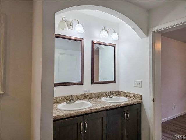 21 Wedgeworth Drive, West Monroe, NY 13167
