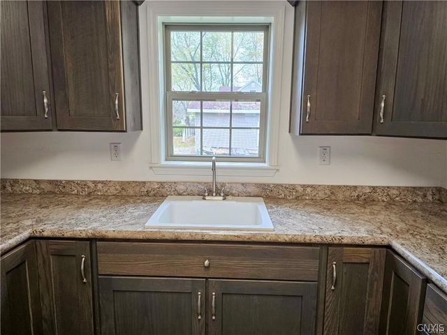 21 Wedgeworth Drive, West Monroe, NY 13167