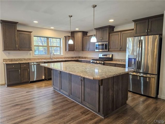21 Wedgeworth Drive, West Monroe, NY 13167