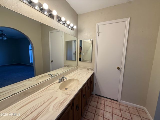 18021 N 40TH Place, Phoenix, AZ 85032