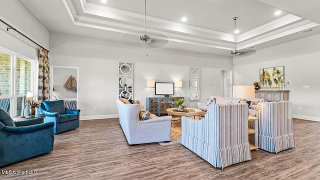 6637 Palm Pointe Drive, Ocean Springs, MS 39564