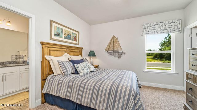 6637 Palm Pointe Drive, Ocean Springs, MS 39564