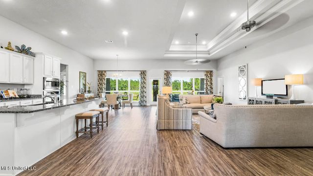 6637 Palm Pointe Drive, Ocean Springs, MS 39564