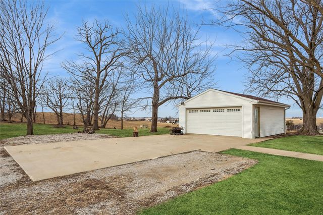 527 SW Swisher View Drive, Swisher, IA 52338