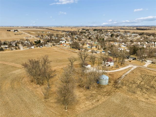 527 SW Swisher View Drive, Swisher, IA 52338