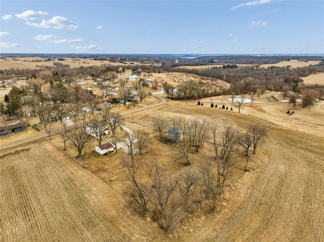 527 SW Swisher View Drive, Swisher, IA 52338