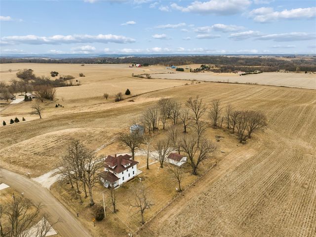 527 SW Swisher View Drive, Swisher, IA 52338