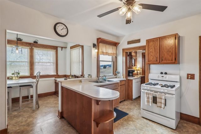 527 SW Swisher View Drive, Swisher, IA 52338