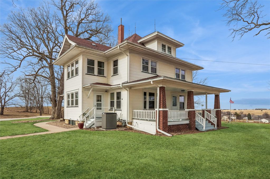 527 SW Swisher View Drive, Swisher, IA 52338