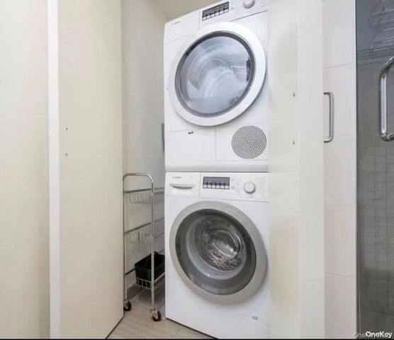 39-16 Prince Street 7E, Flushing, NY 11354