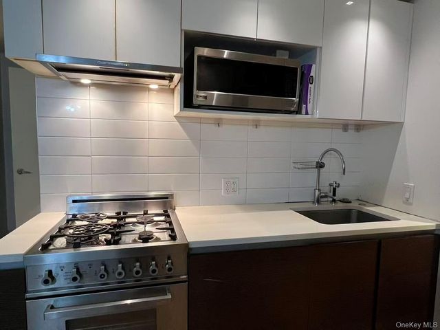 39-16 Prince Street 7E, Flushing, NY 11354