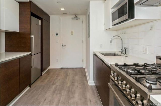 39-16 Prince Street 7E, Flushing, NY 11354