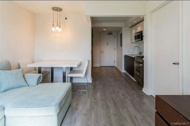 39-16 Prince Street 7E, Flushing, NY 11354