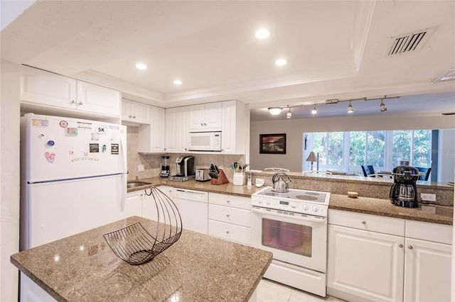 1205 E PEPPERTREE DRIVE 232, Sarasota, FL 34242