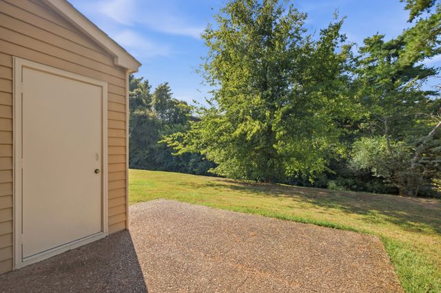 219 Westfield Dr, Nashville, TN 37221