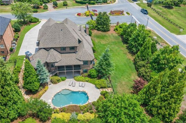 2792 Springbluff Lane, Buford, GA 30519