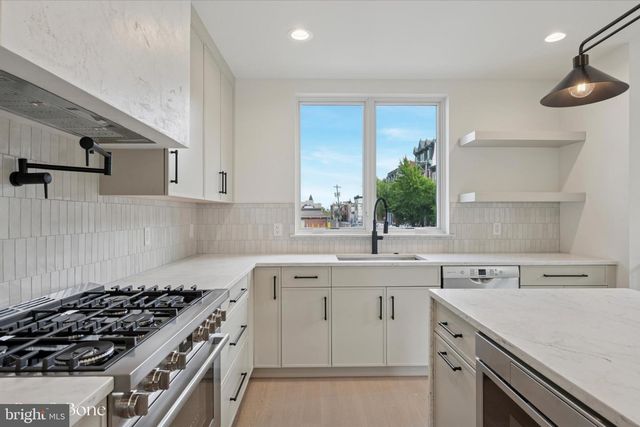 612 N BRENNA WALK, Philadelphia, PA 19123