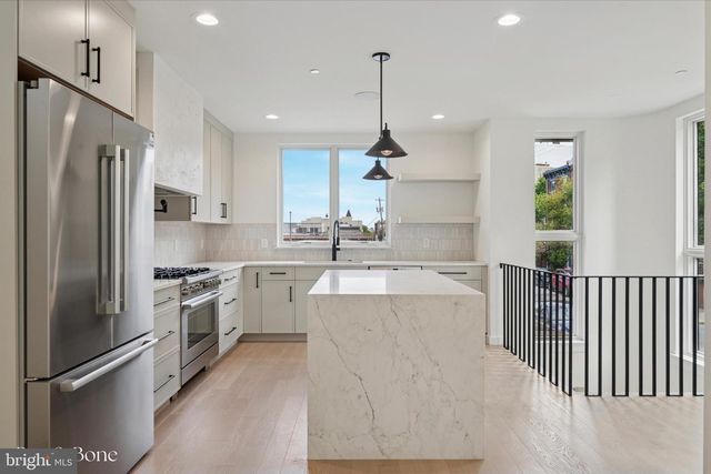 612 N BRENNA WALK, Philadelphia, PA 19123