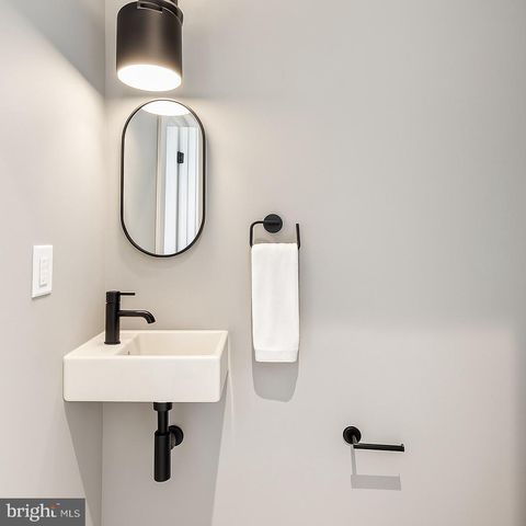 612 N BRENNA WALK, Philadelphia, PA 19123