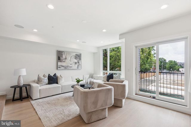 612 N BRENNA WALK, Philadelphia, PA 19123