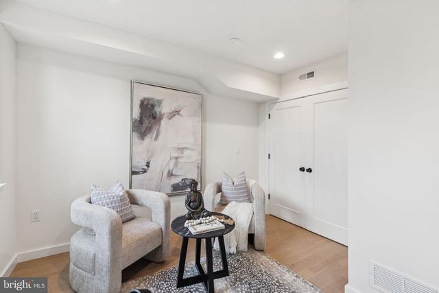 612 N BRENNA WALK, Philadelphia, PA 19123