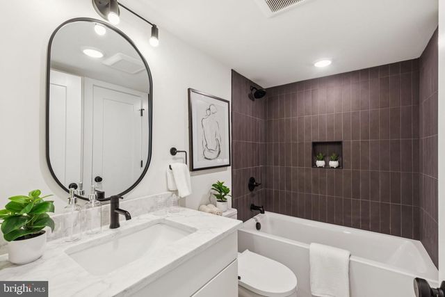 612 N BRENNA WALK, Philadelphia, PA 19123