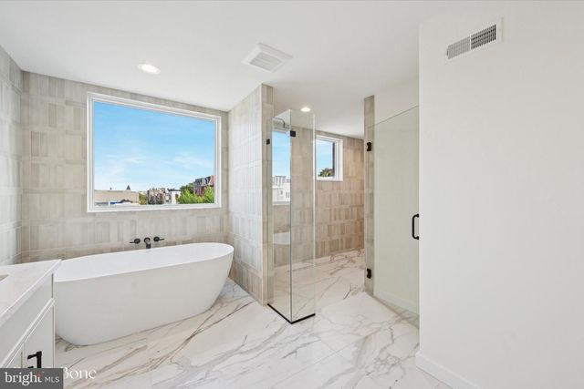 612 N BRENNA WALK, Philadelphia, PA 19123