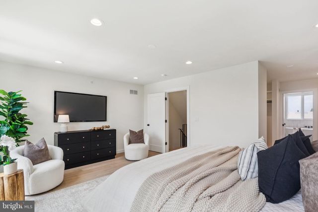 612 N BRENNA WALK, Philadelphia, PA 19123