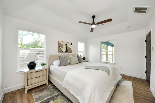 1737 Tabor Street, Houston, TX 77009