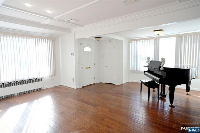 420 Broad Avenue, Englewood, NJ 07631