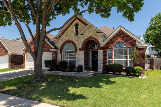5517 Lawnsberry Drive, Fort Worth, TX 76137