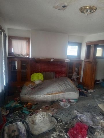 4276 Larchmont, Detroit, MI 48204