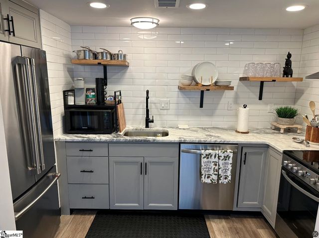 3706 E North Street, Greenville, SC 29615